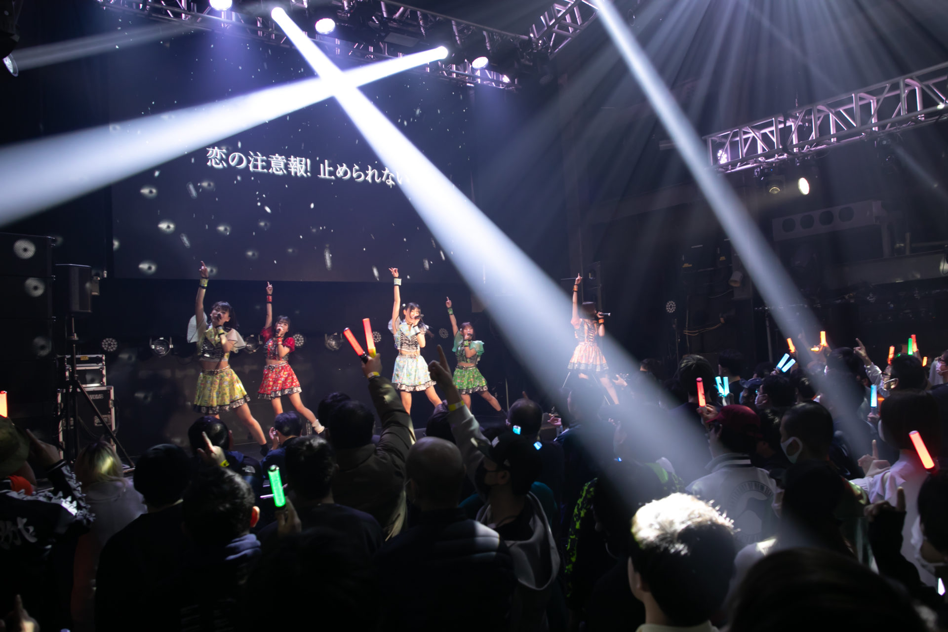 恋の注意報が止められないCOMIQ ON!のライブ