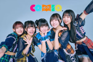 COMIQ ON!（L→R：松永すみな／四宮るな／彩瀬ゆる／公野舞華／花咲みゆ）