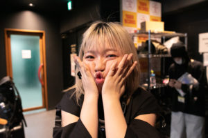 ”なんちゃってツインテ疑惑”が浮上中の朝倉みずほさん（Finger Runs）