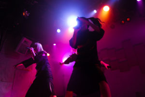 ダークモードな3人Finger Runs