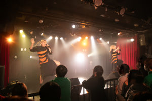 24時間ぶりに下北沢シャングリラに帰ってきたダブルM（Finger Runs）