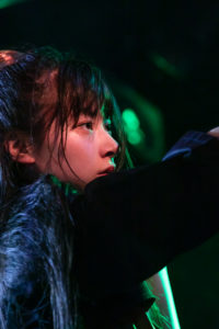 ライブへの意気込みを見せる鹿目あきさん（Finger Runs）