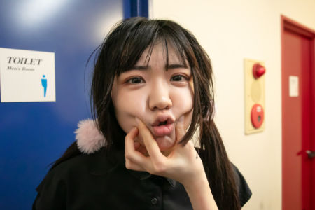 前日に食べたたこ焼きを表現する兎月こむぎさん（Finger Runs）